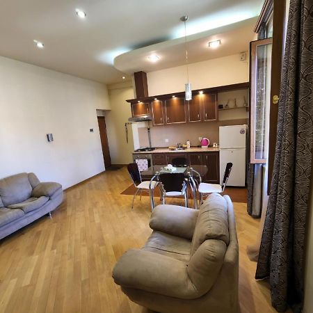 Apartments Yerevan Bagian luar foto
