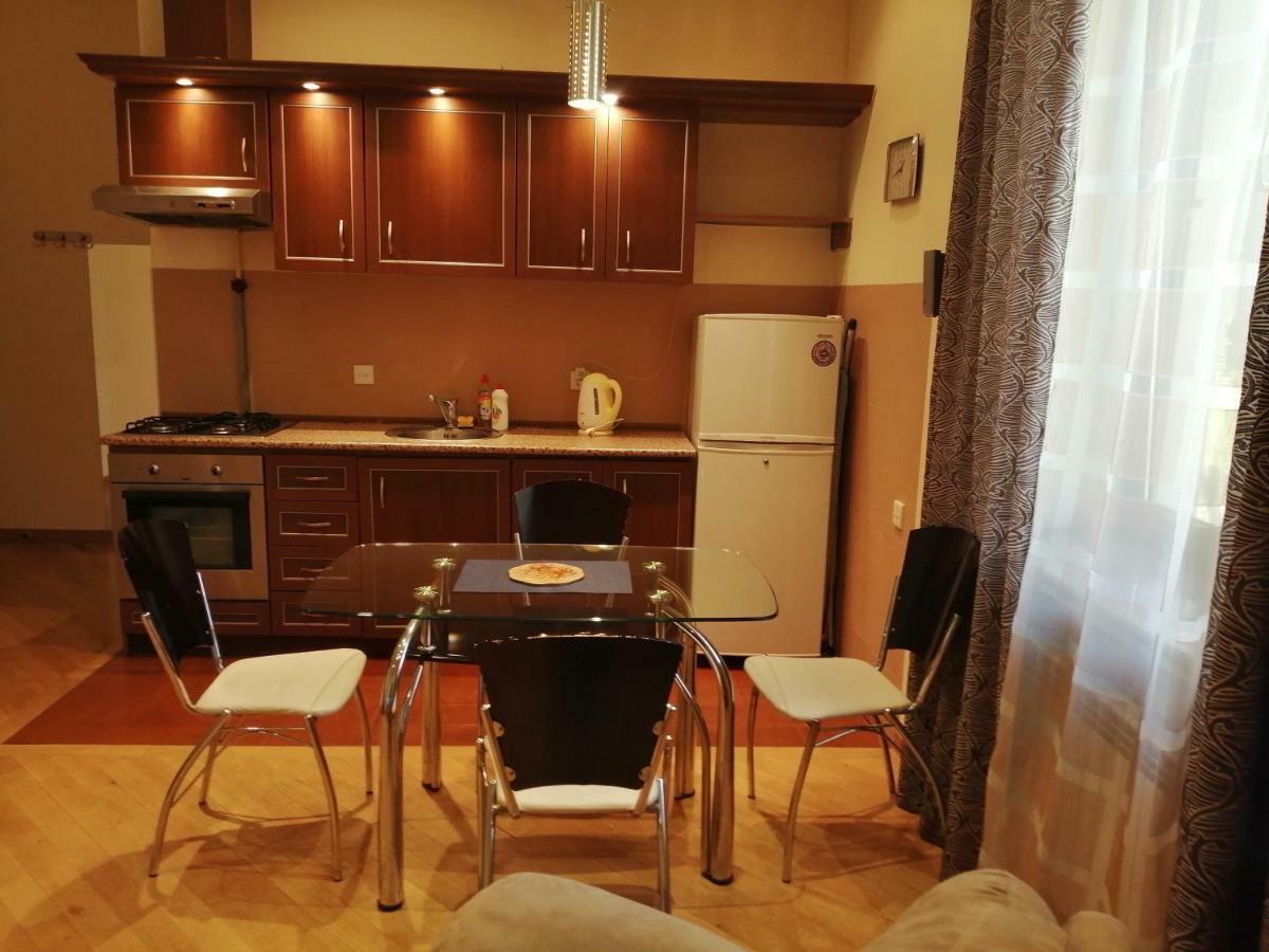 Apartments Yerevan Bagian luar foto